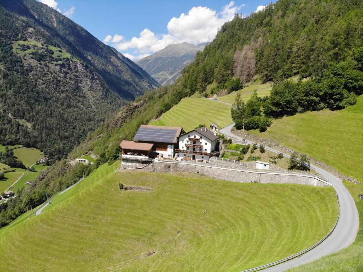 Unterversanthof - Grosse Ferienwohnung Fuer Bis Zu 6 Personen Naturns Exterior photo